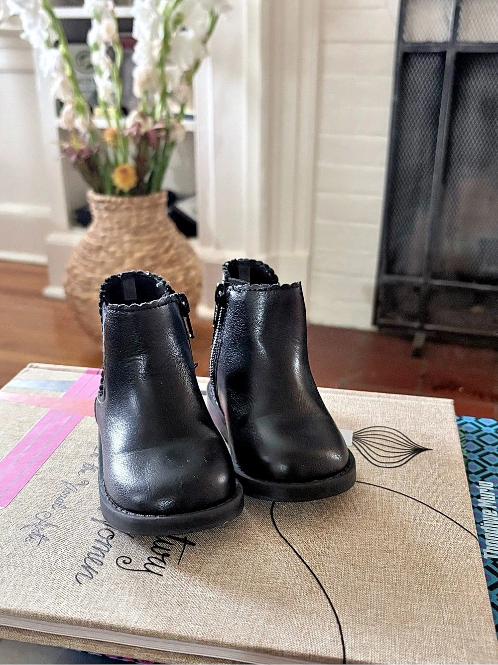 Old Navy Faux-Leather Chelsea Boots for Toddler Black